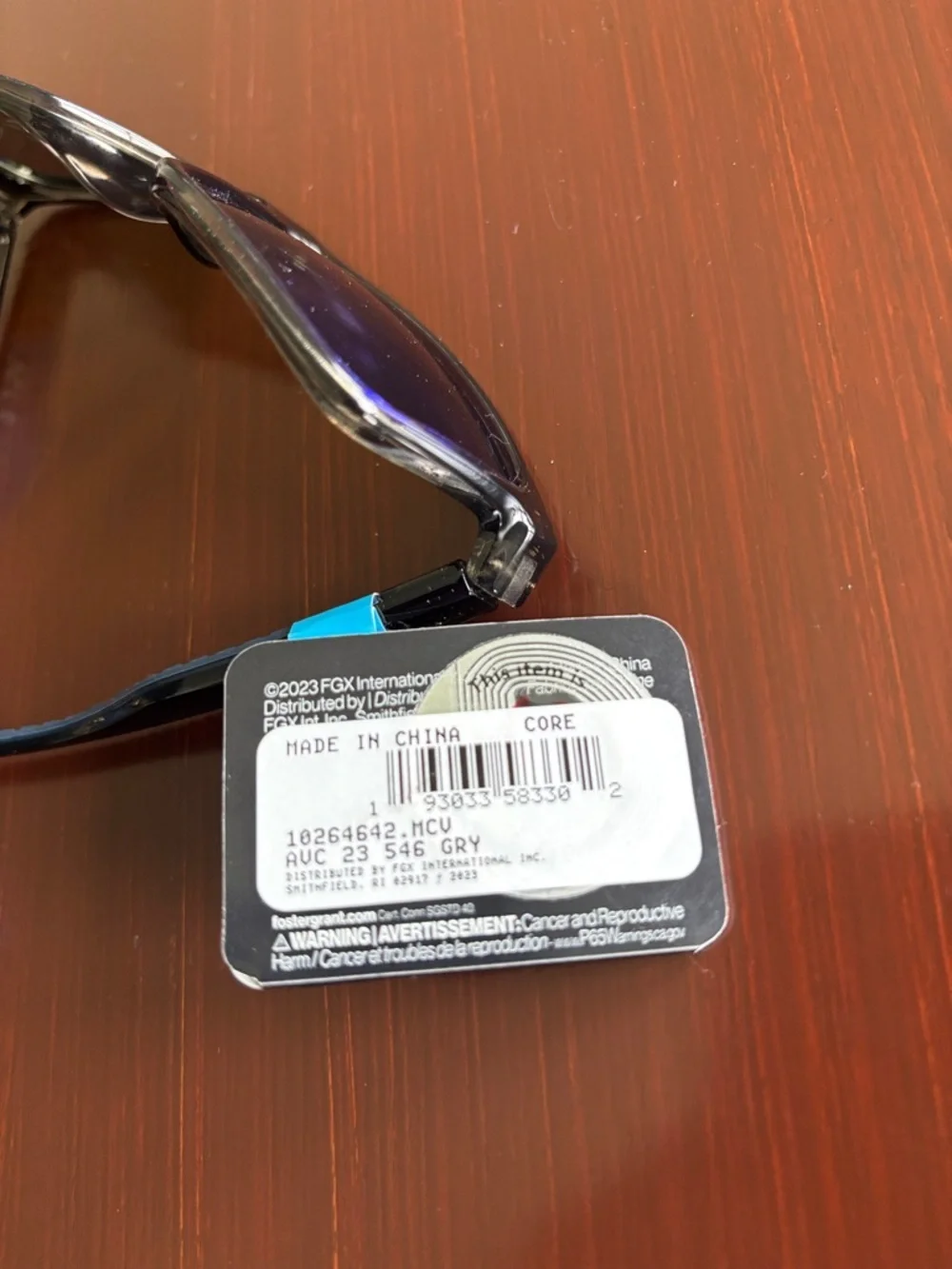 Foster Grant Polarized 100% UVA-UVB,black frame,mirror lens,rubberized temple